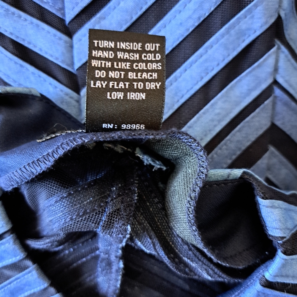 ASHRO Blouse. - Picture 6 of 7